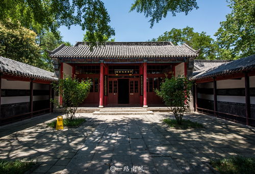 大明湖畔位于什么地方_大明湖畔位于哪个城市